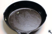 Vintage Lodge Black Cast Iron Skillet Pan No. 90C - Flat Cooking